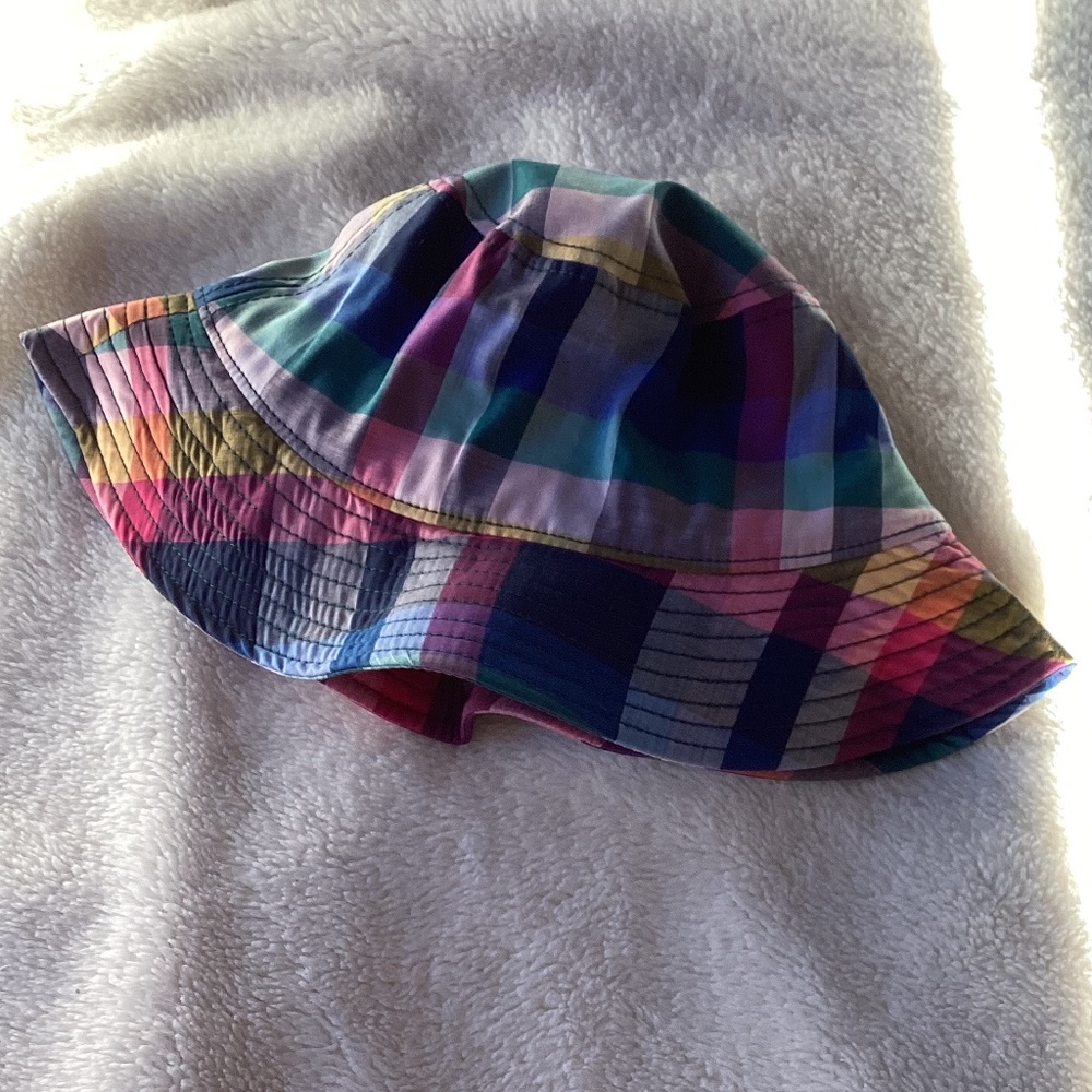 bucket hat